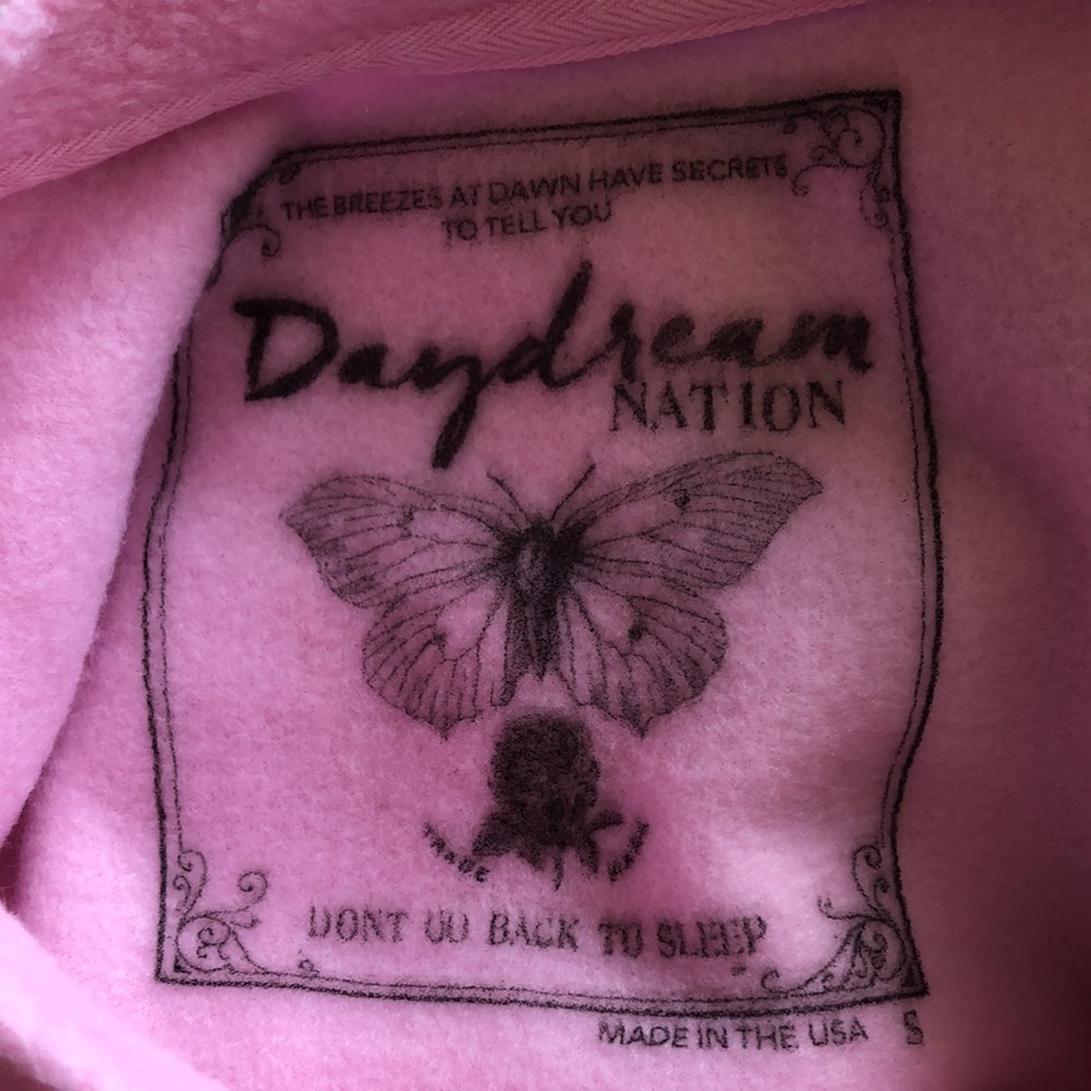 Daydream Nation LA Pink Sweatshirt with Red Text Couch crasher New! - Picture 7 of 9